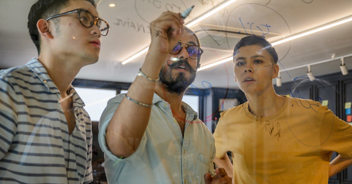 如何在游戏中使用技术支持辅助不被追捕 