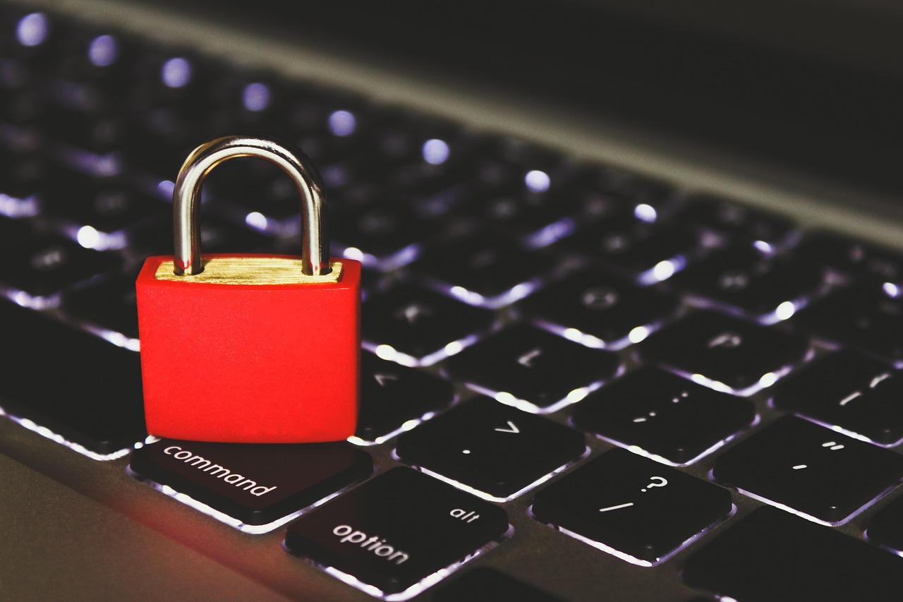 炸房器|你的社交媒体账户是否易受黑客攻击