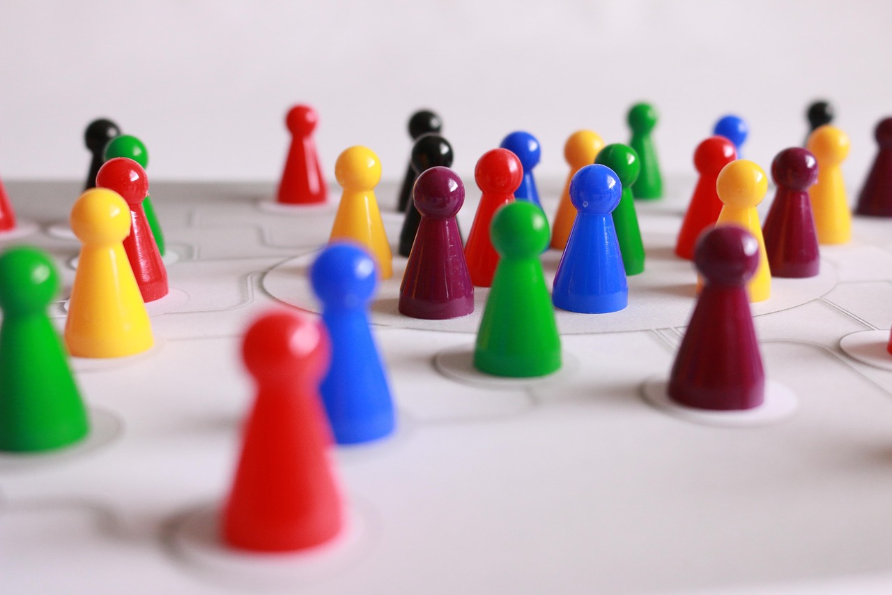 如何处理个人游戏账户被技术支持盗用的情况？